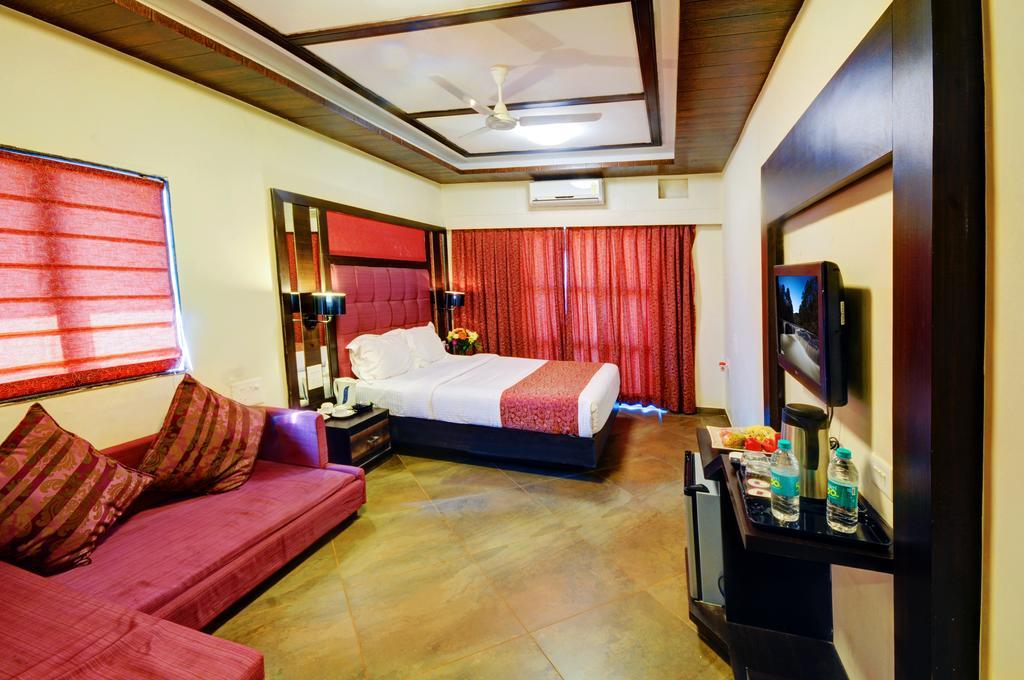 Resort De Crossroads Calangute Exterior photo