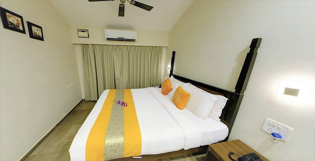 Resort De Crossroads Calangute Room photo