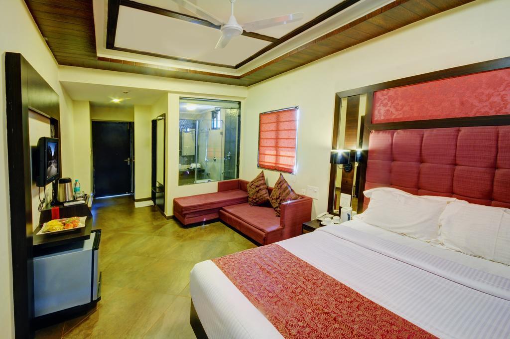 Resort De Crossroads Calangute Room photo