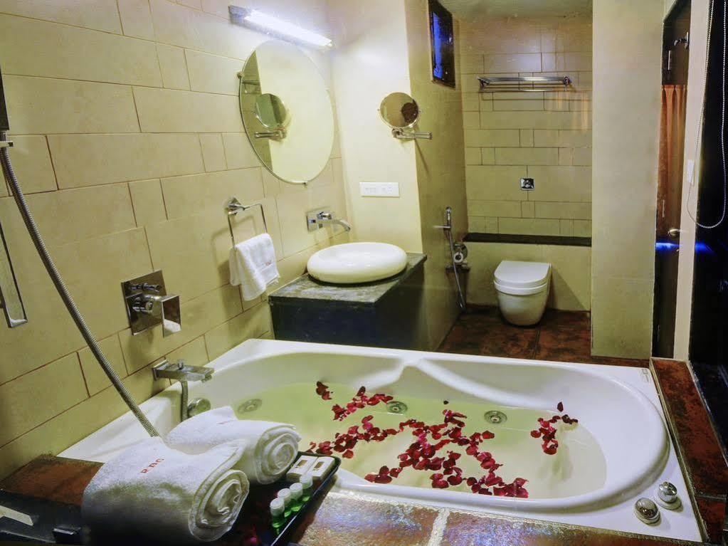 Resort De Crossroads Calangute Exterior photo