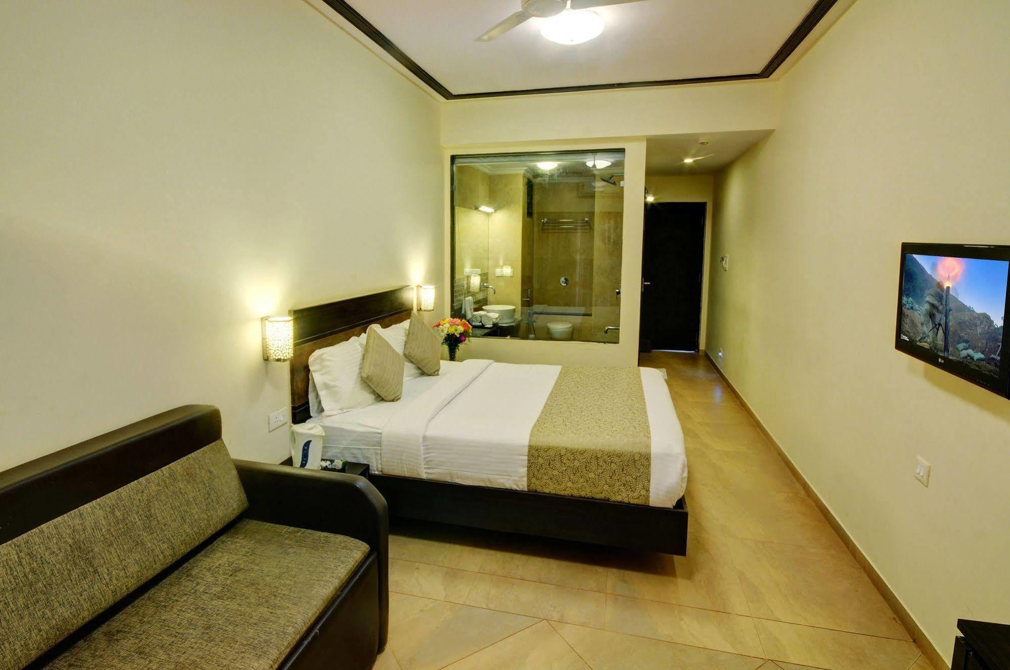 Resort De Crossroads Calangute Exterior photo